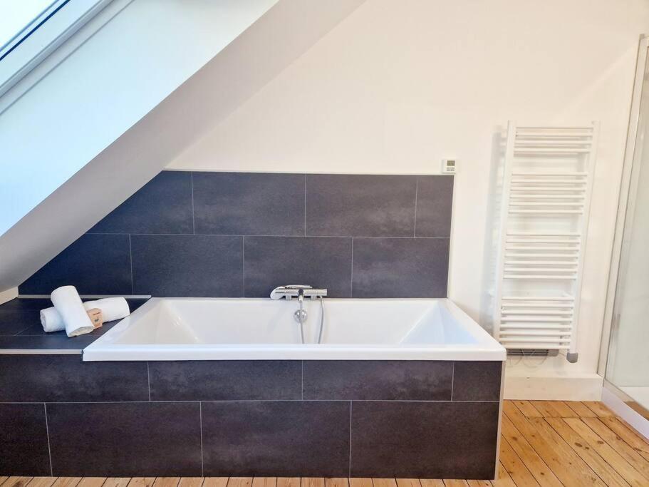 L'Urbain Yourhosthelper Apartment Cherbourg-en-Cotentin Bagian luar foto